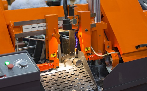 成华龙门带锯床具备哪些优点？